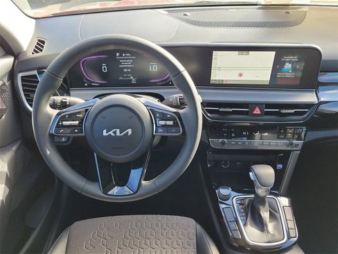 New 2026 Kia Seltos S image 18