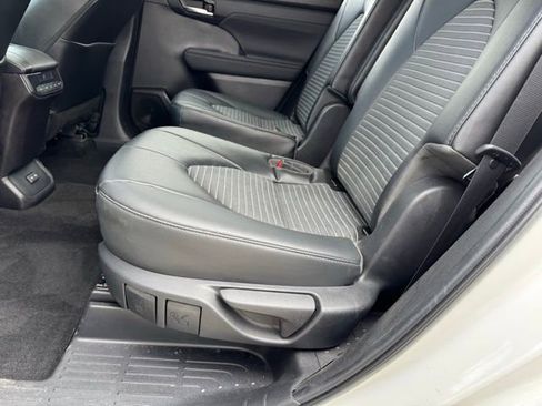 Certified 2023 Toyota Highlander XSE image 11