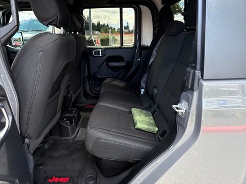 Used 2021 Jeep Gladiator Sport AWD/4WD image 14