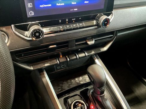 Used 2023 Chevrolet Colorado Trail Boss image 25