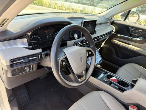 Certified 2020 Lincoln Corsair FWD w/ Premium Package image 16