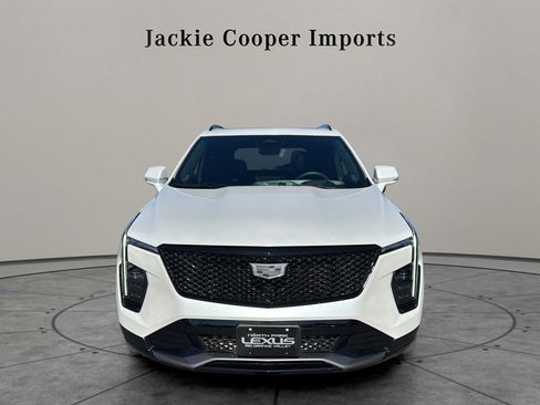 Used 2024 Cadillac XT4 Sport w/ Technology Package image 8