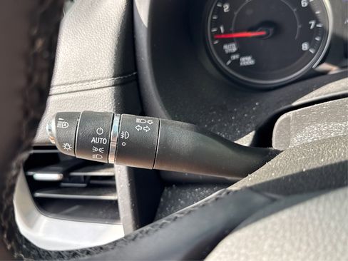 Used 2023 GMC Terrain SLT w/ Tech Package image 23