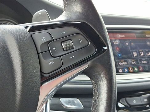 Used 2023 Buick Enclave Essence image 29