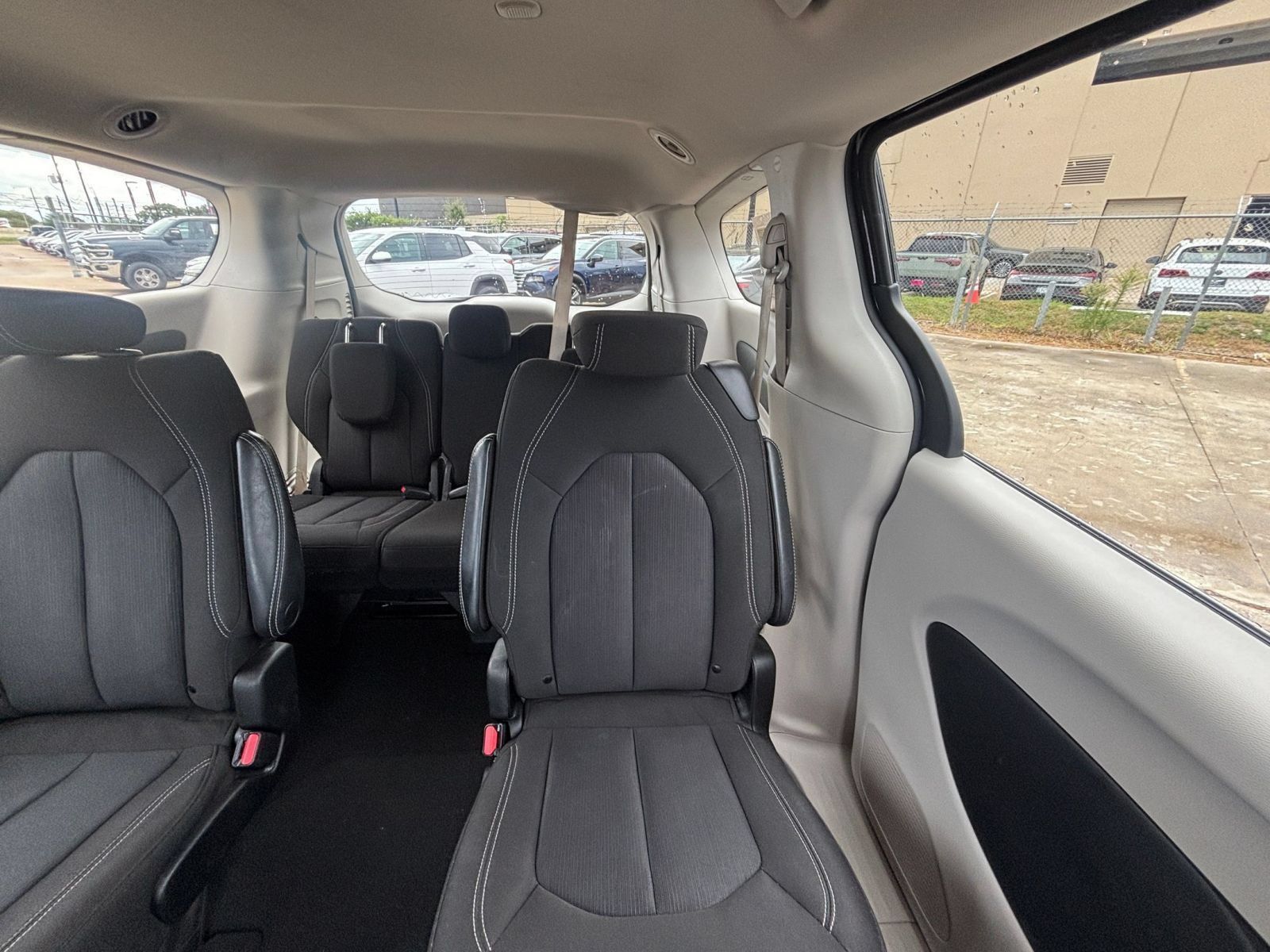 Used 2023 Chrysler Voyager LX FWD image 38