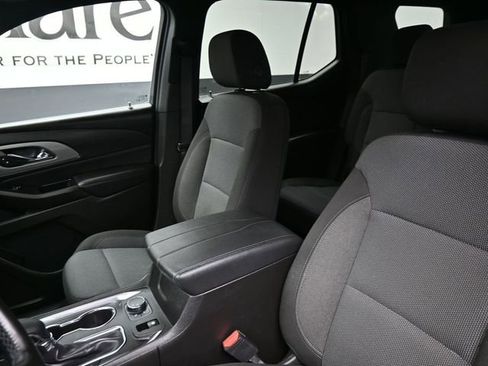 Used 2023 Chevrolet Traverse LT w/ Midnight/Sport Edition image 16