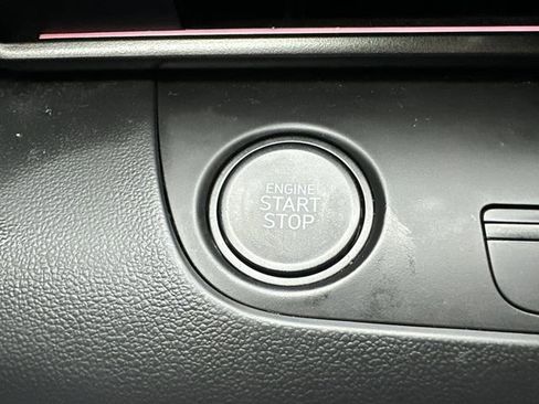 Used 2025 Hyundai Elantra SEL FWD image 35