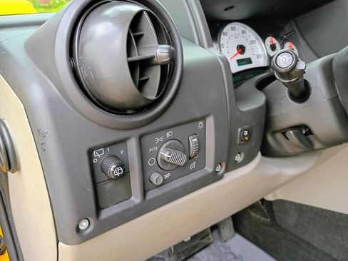 Used 2005 HUMMER H2 w/ Preferred Equipment Group AWD/4WD image 31