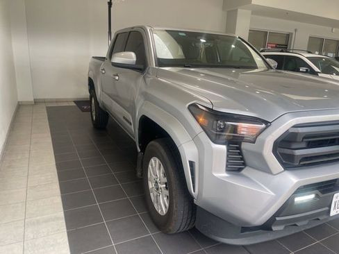 Certified 2024 Toyota Tacoma SR5 image 3