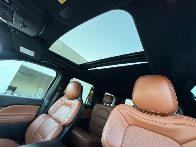 Used 2019 Lincoln Navigator Reserve AWD/4WD image 28