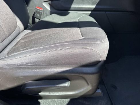 Used 2024 Jeep Grand Cherokee Laredo image 12