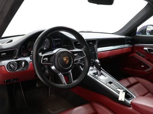 Used 2019 Porsche 911 Carrera 4S image 22