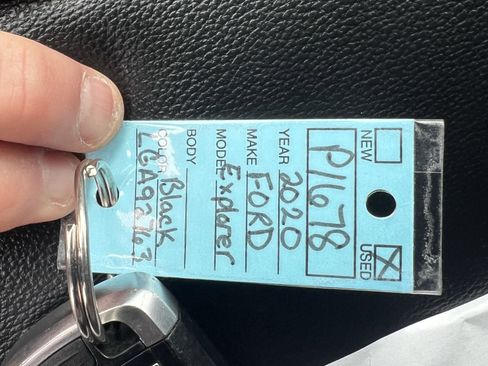 Used 2020 Ford Explorer XLT image 23