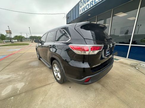 Used 2015 Toyota Highlander Limited image 3