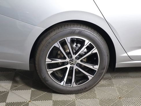 Used 2025 Volkswagen Jetta Sport image 46