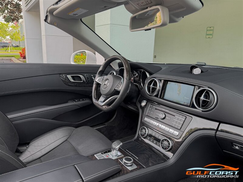 Used 2019 Mercedes-Benz SL 550 w/ Driver Assistance Package image 34