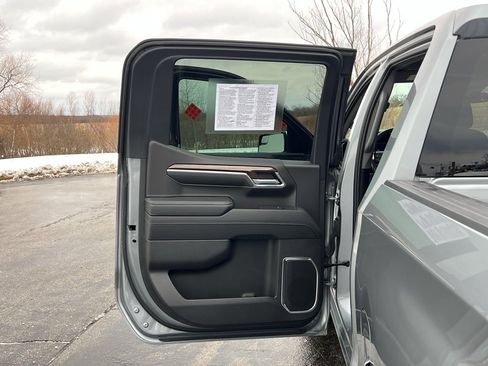 Used 2024 Chevrolet Silverado 1500 LT image 33