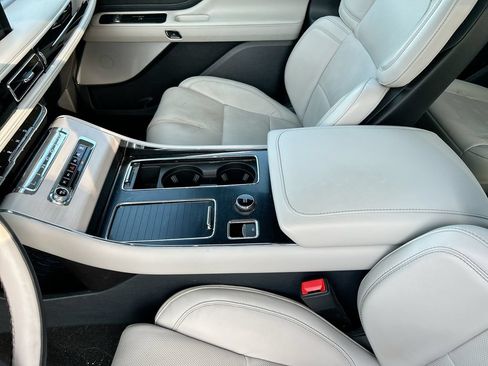 Used 2025 Lincoln Aviator Reserve w/ Equipment Group 201A AWD/4WD image 28