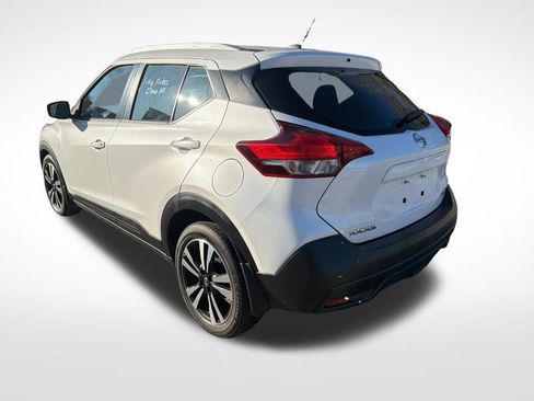 Used 2018 Nissan Kicks SV image 13