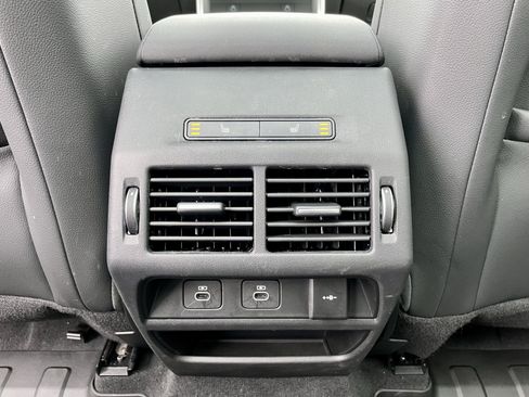 Certified 2025 Land Rover Discovery Sport Dynamic SE AWD/4WD image 26