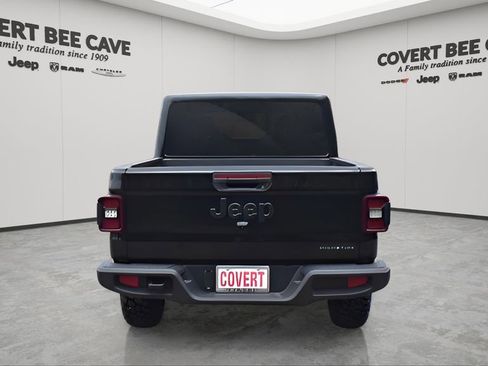 New 2025 Jeep Gladiator High Tide image 4