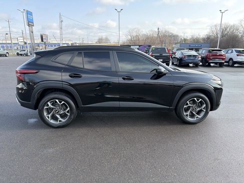 Certified 2025 Chevrolet Trax LT w/ Driver Confidence Package image 20