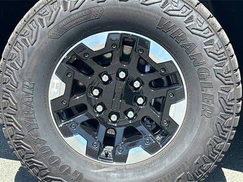 Used 2024 GMC Hummer EV 2X w/ Extreme Off-Road Package image 25