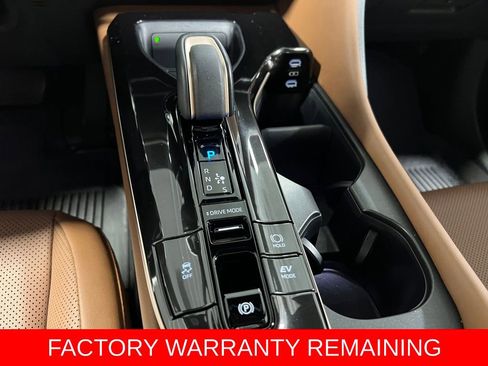 Used 2025 Toyota Crown Signia image 27