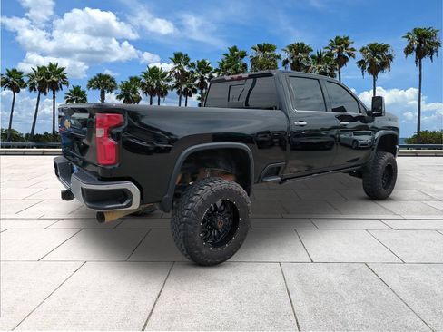 Used 2022 Chevrolet Silverado 2500 LTZ w/ LTZ Plus Package AWD/4WD image 7