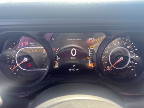 Certified 2024 Jeep Gladiator Sport image 18