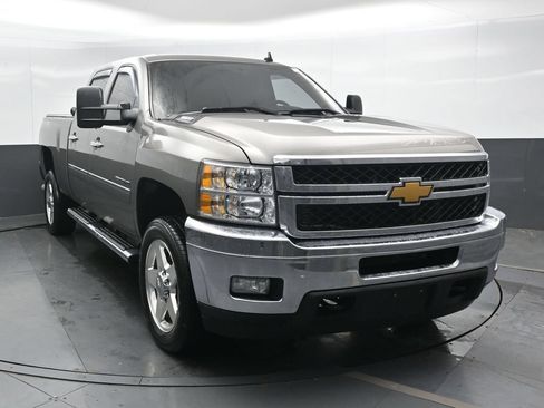 Used 2013 Chevrolet Silverado 2500 LT w/ Custom Sport Truck Package RWD image 6