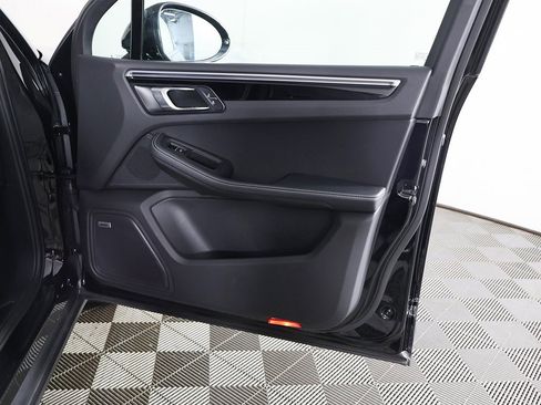Used 2022 Porsche Macan image 23