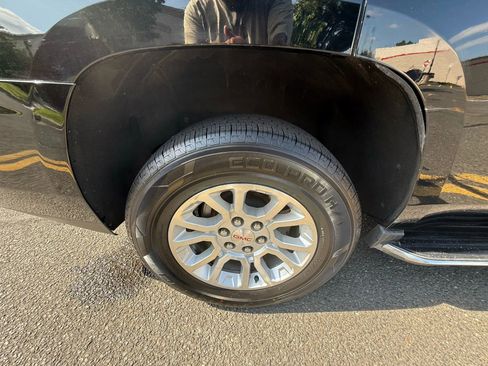 Used 2015 GMC Yukon SLT w/ HD Trailering Package image 50