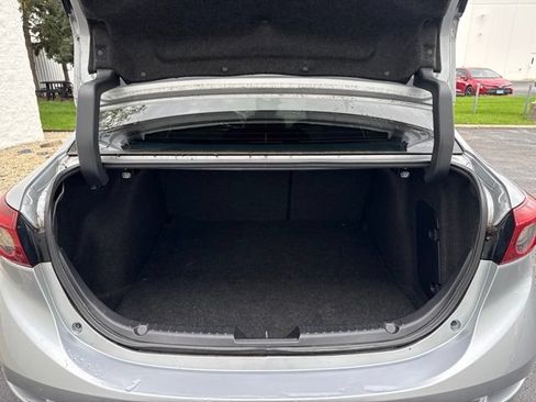 Used 2018 MAZDA MAZDA3 Grand Touring w/ Premium Equipment Package FWD image 7