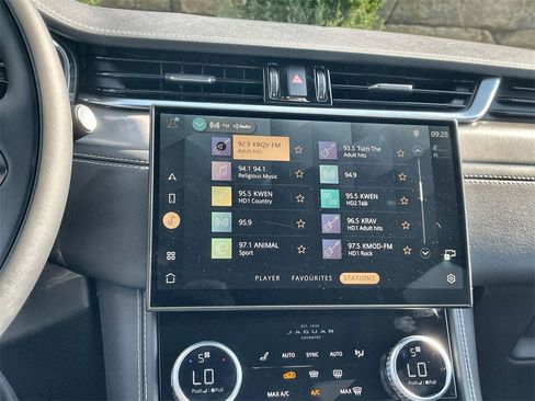 Used 2025 Jaguar F-PACE R-Dynamic S image 23