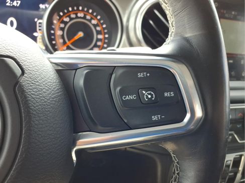 Used 2020 Jeep Wrangler Unlimited Sahara AWD/4WD image 25