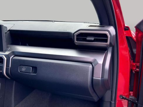 Used 2025 Toyota 4Runner SR5 AWD/4WD image 19
