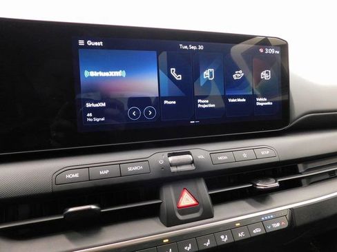 Used 2025 Kia K4 LXS image 41