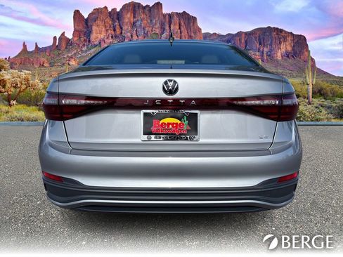 New 2026 Volkswagen Jetta SE FWD image 6