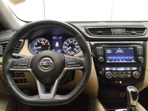 Used 2018 Nissan Rogue SV FWD image 22