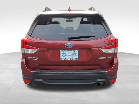Used 2023 Subaru Forester Premium image 5