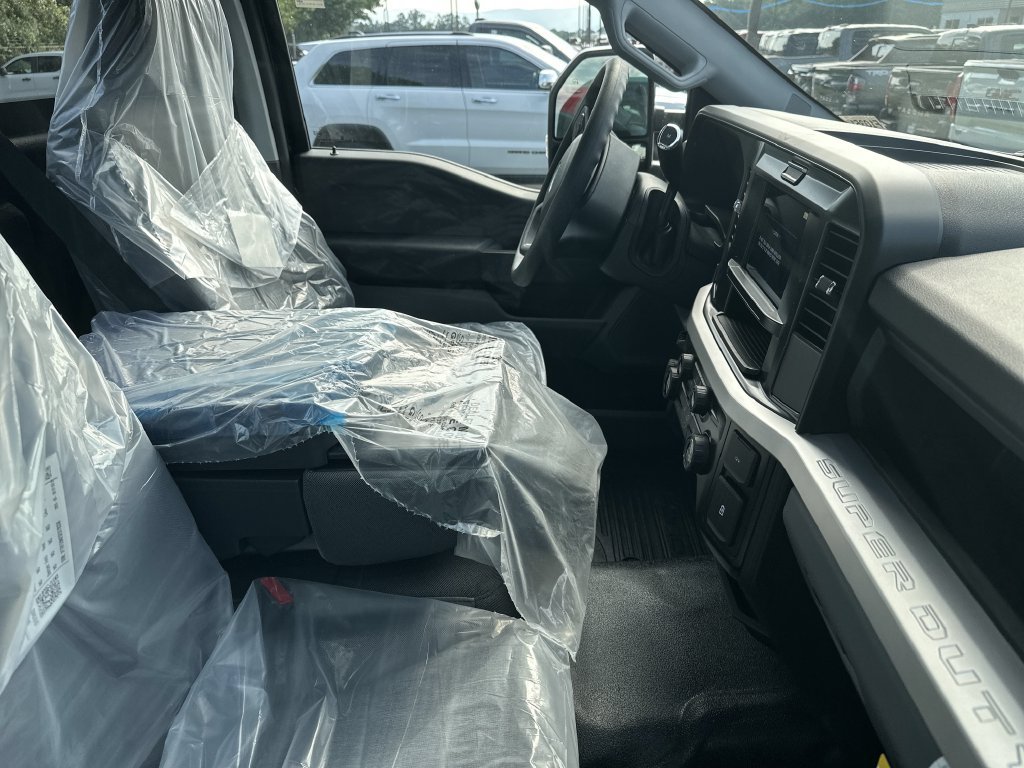 New 2025 Ford F350 XL w/ XL Driver Assist Package RWD image 24