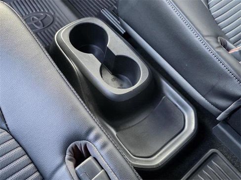 Certified 2023 Toyota Highlander XSE image 11