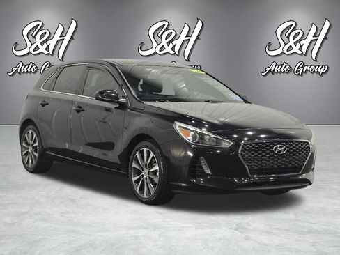Used 2020 Hyundai Elantra GT FWD image 2