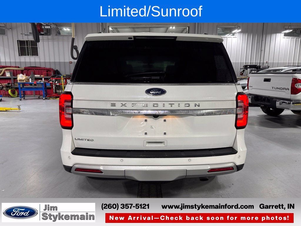 Used 2023 Ford Expedition Limited AWD/4WD image 4