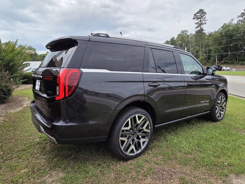 New 2026 Ford Expedition Platinum w/ Platinum Ultimate Package AWD/4WD image 9