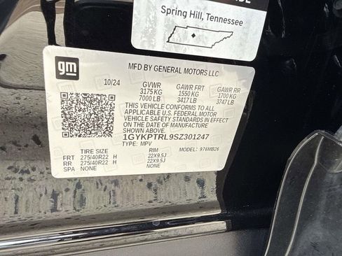 Used 2025 Cadillac Lyriq Luxury w/ LPO, Floor Liner Package AWD/4WD image 19
