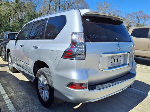 Used 2017 Lexus GX 460 Premium image 2