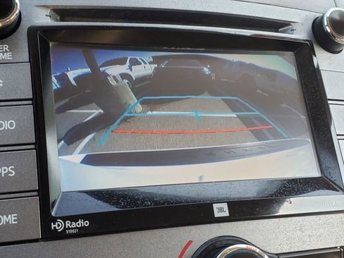 Used 2015 Toyota Venza XLE image 19