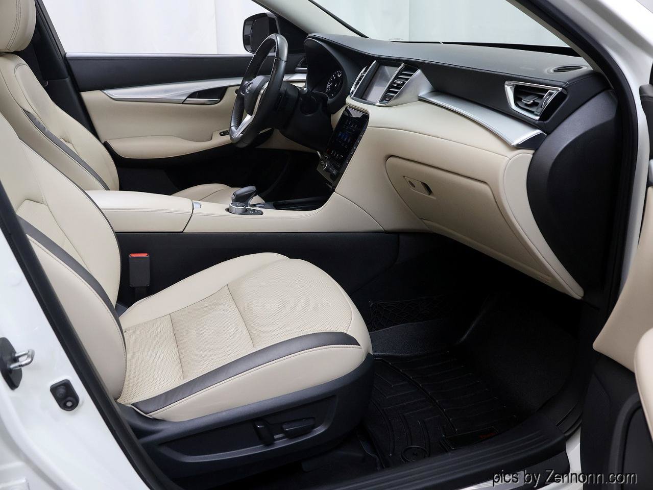 Used 2019 INFINITI QX50 Essential w/ Premium Heat Package AWD/4WD image 28